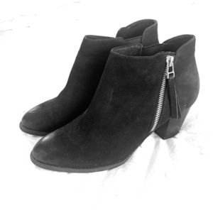 Vionic Black Zip-Up Booties